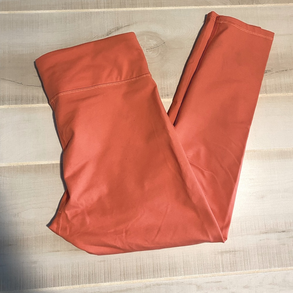 - PEACH 🍑 FABLETICS LEGGINGS.